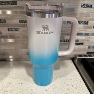 Stanley 40oz blue/white insulated tumbler with straw